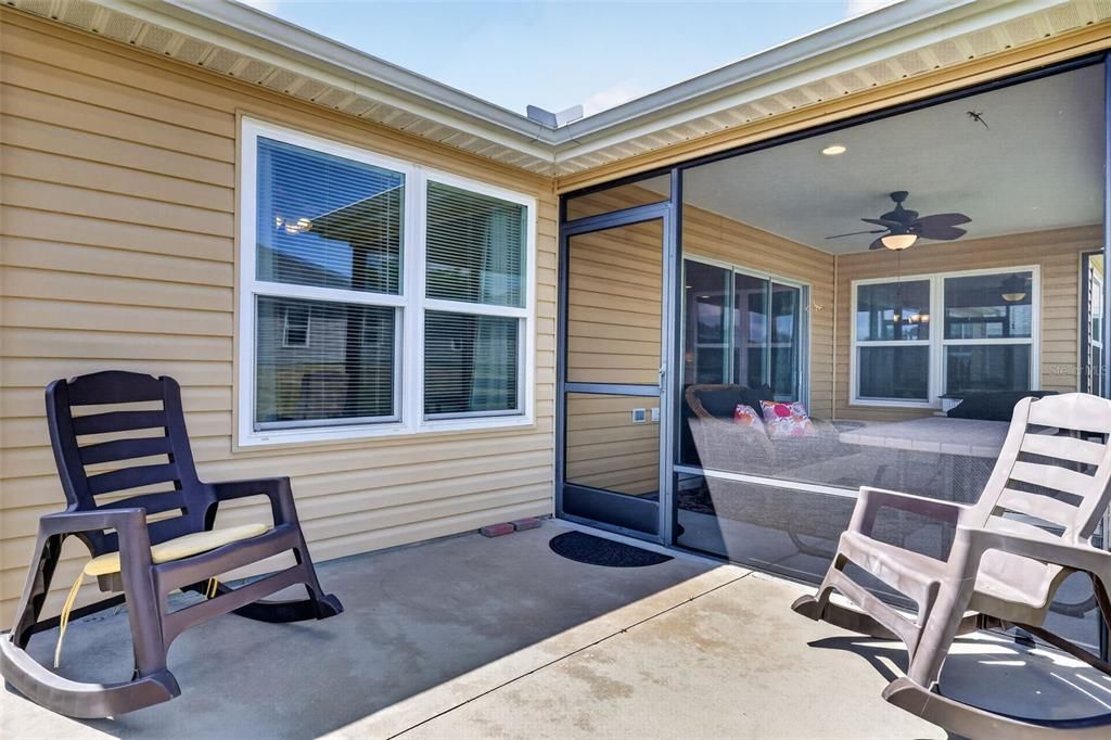 For Sale: $339,900 (3 beds, 2 baths, 1586 Square Feet)