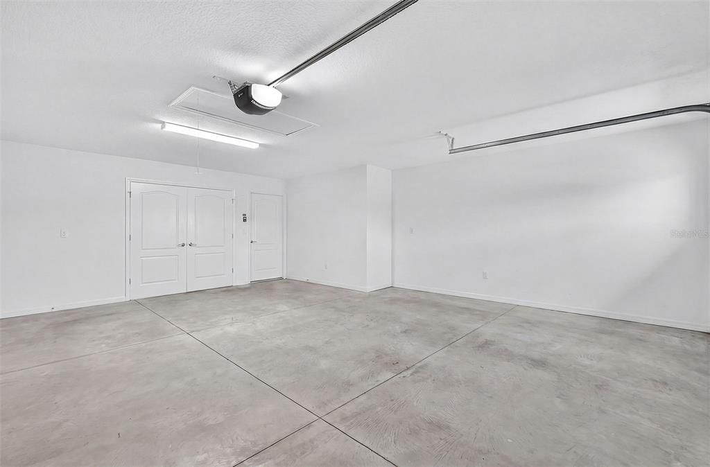 For Sale: $339,900 (3 beds, 2 baths, 1586 Square Feet)