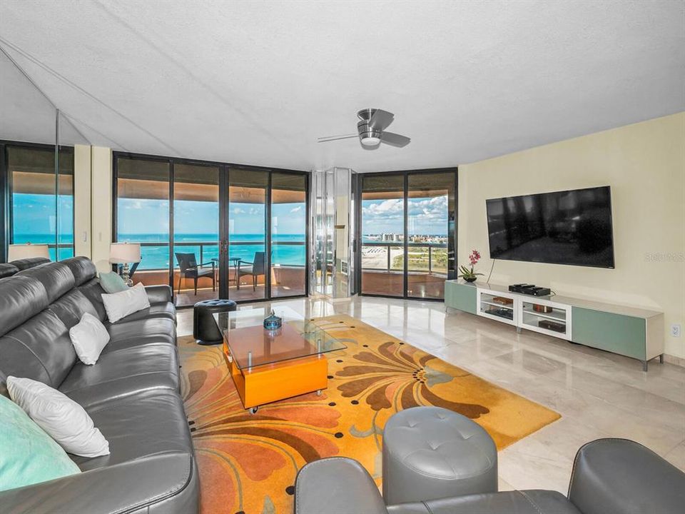 For Sale: $1,875,000 (3 beds, 2 baths, 2125 Square Feet)