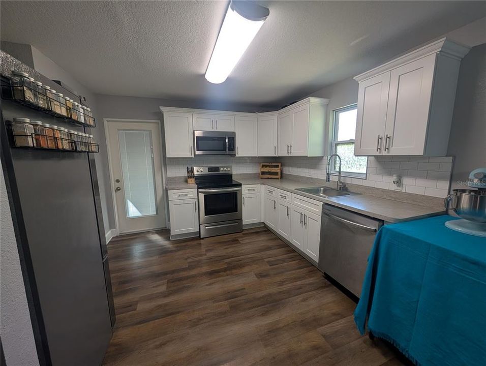 For Sale: $228,000 (3 beds, 1 baths, 1258 Square Feet)