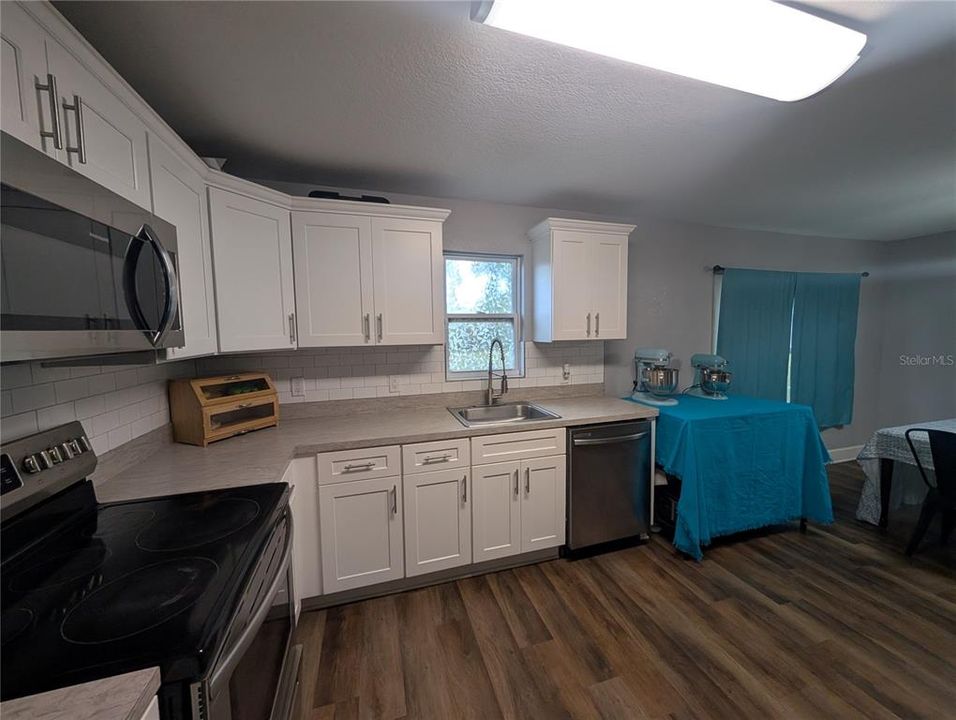 For Sale: $228,000 (3 beds, 1 baths, 1258 Square Feet)