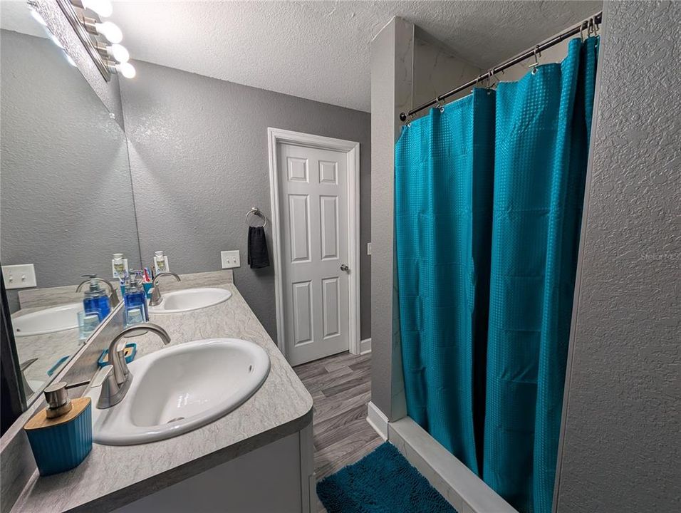For Sale: $228,000 (3 beds, 1 baths, 1258 Square Feet)