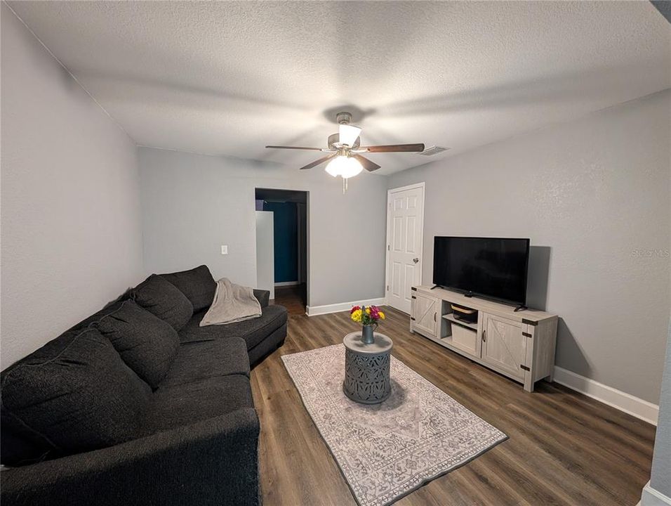 For Sale: $228,000 (3 beds, 1 baths, 1258 Square Feet)
