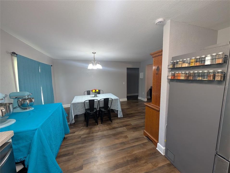 For Sale: $228,000 (3 beds, 1 baths, 1258 Square Feet)