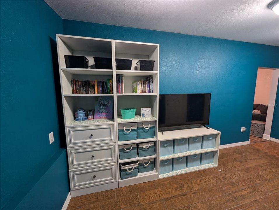 For Sale: $228,000 (3 beds, 1 baths, 1258 Square Feet)