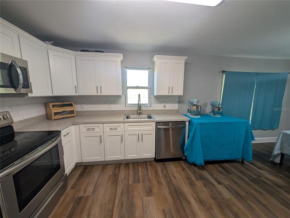 For Sale: $228,000 (3 beds, 1 baths, 1258 Square Feet)