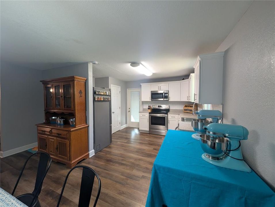 For Sale: $228,000 (3 beds, 1 baths, 1258 Square Feet)