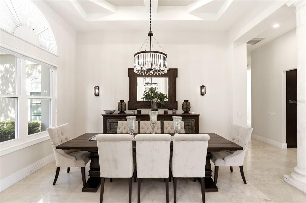 En Venta: $2,345,000 (5 camas, 5 baños, 5700 Pies cuadrados)