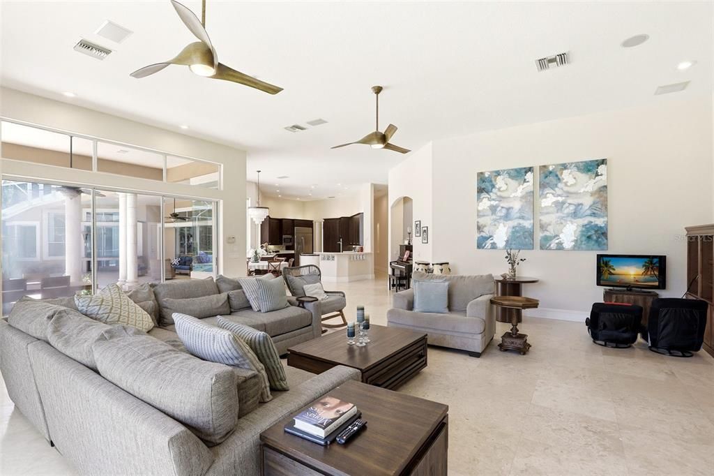 En Venta: $2,345,000 (5 camas, 5 baños, 5700 Pies cuadrados)