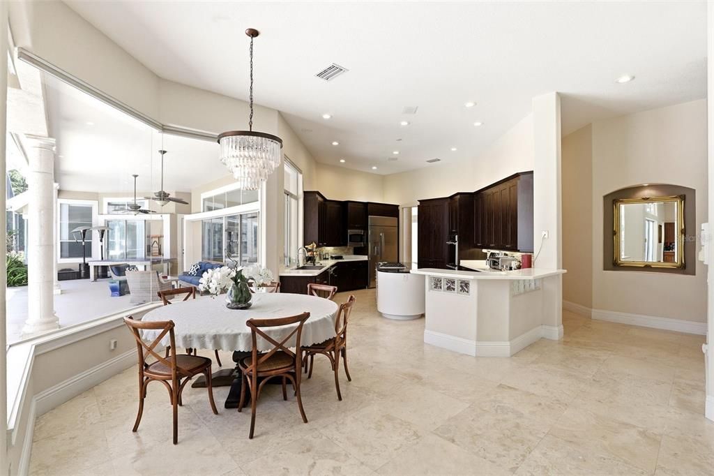 En Venta: $2,345,000 (5 camas, 5 baños, 5700 Pies cuadrados)