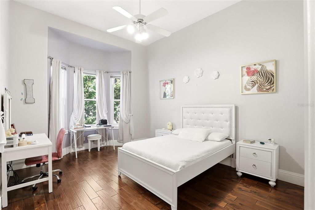En Venta: $2,345,000 (5 camas, 5 baños, 5700 Pies cuadrados)