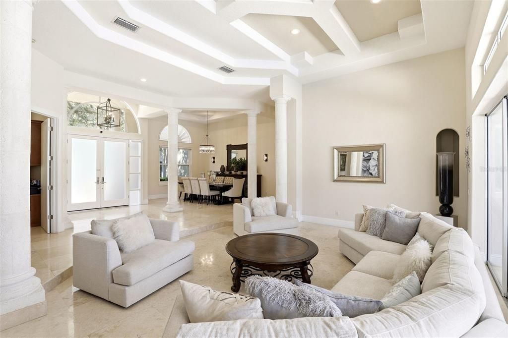 En Venta: $2,345,000 (5 camas, 5 baños, 5700 Pies cuadrados)