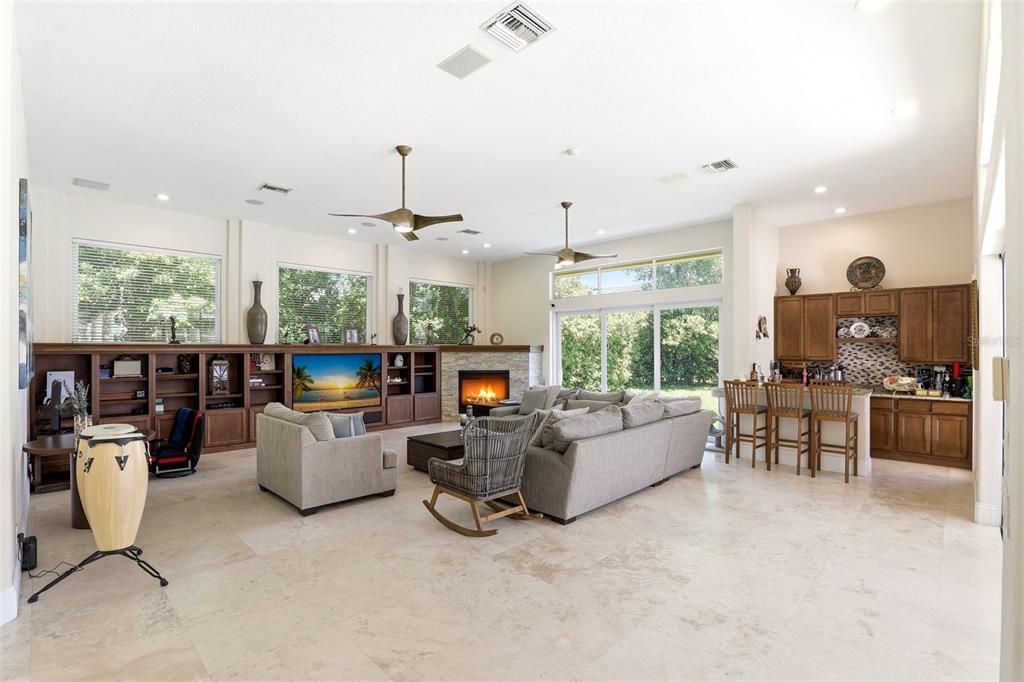 En Venta: $2,345,000 (5 camas, 5 baños, 5700 Pies cuadrados)