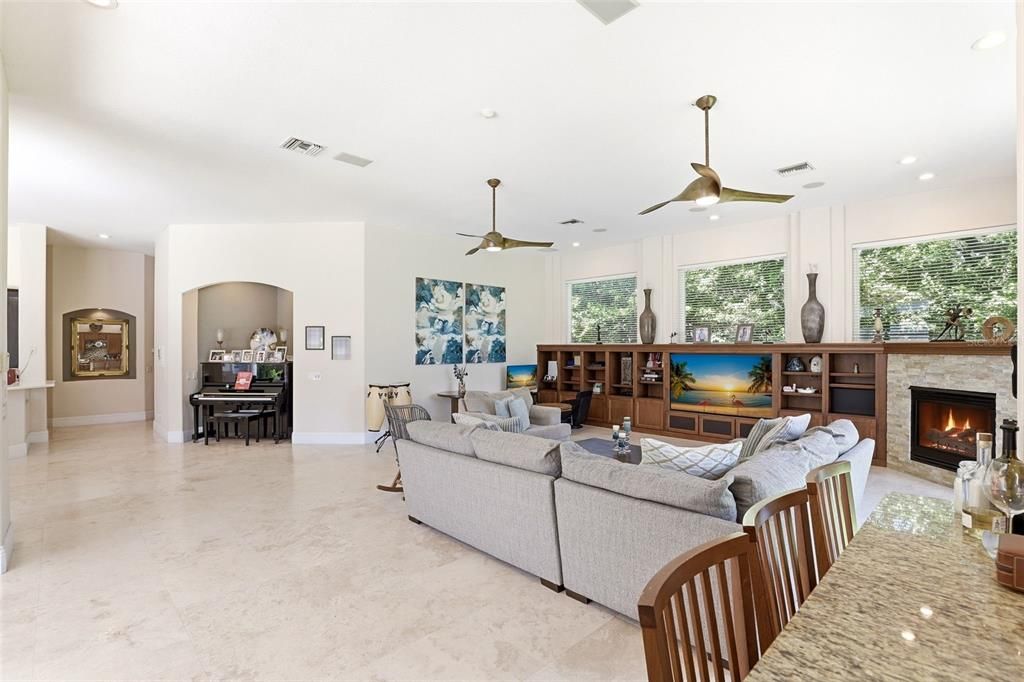 En Venta: $2,345,000 (5 camas, 5 baños, 5700 Pies cuadrados)