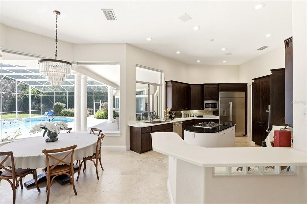 En Venta: $2,345,000 (5 camas, 5 baños, 5700 Pies cuadrados)