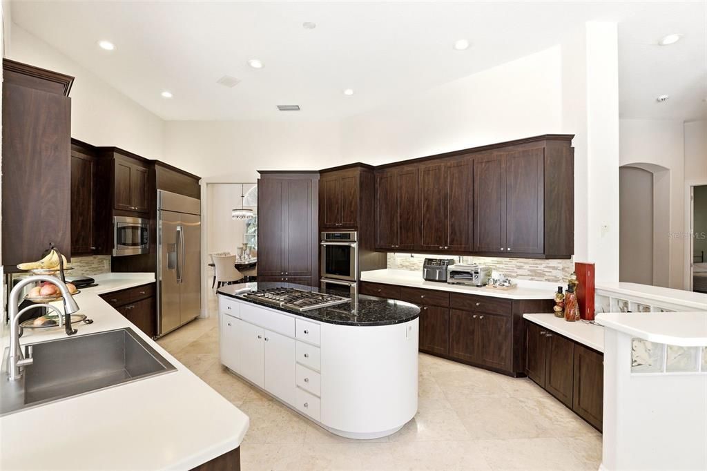 En Venta: $2,345,000 (5 camas, 5 baños, 5700 Pies cuadrados)