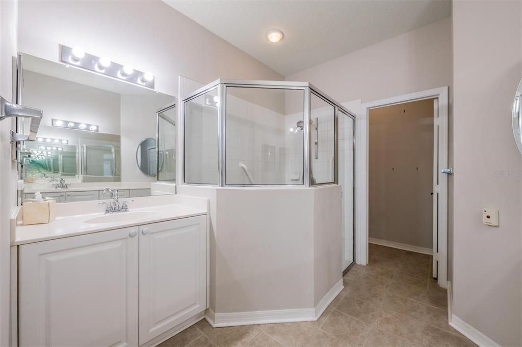 Activo con contrato: $530,000 (2 camas, 2 baños, 1702 Pies cuadrados)