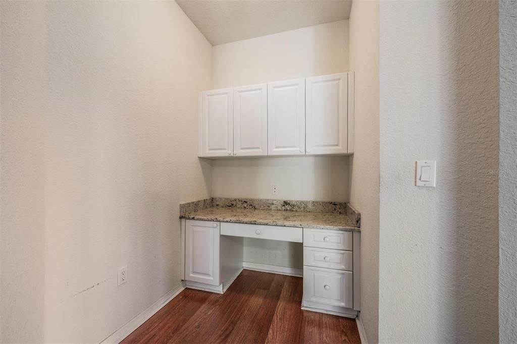 Activo con contrato: $530,000 (2 camas, 2 baños, 1702 Pies cuadrados)
