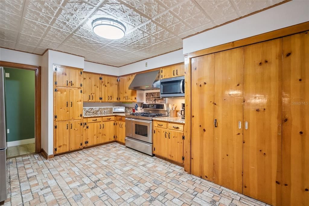 На продажу: $480,000 (5 спален, 3 ванн, 3025 Квадратных фут)