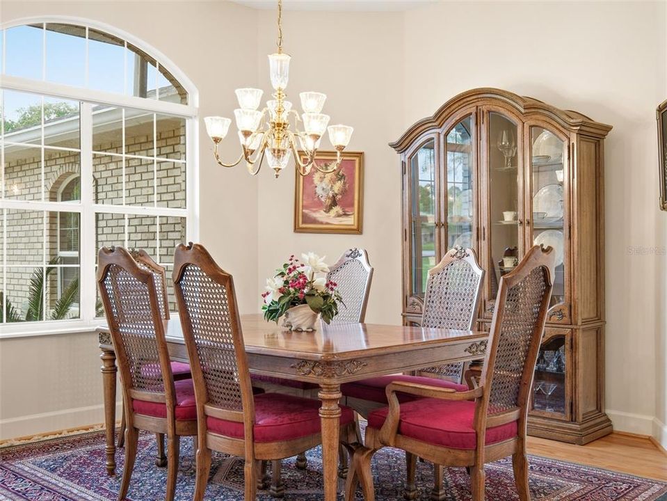Activo con contrato: $750,000 (4 camas, 2 baños, 2852 Pies cuadrados)