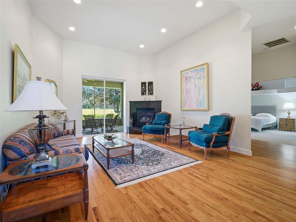Activo con contrato: $750,000 (4 camas, 2 baños, 2852 Pies cuadrados)