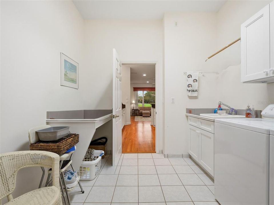 Activo con contrato: $750,000 (4 camas, 2 baños, 2852 Pies cuadrados)