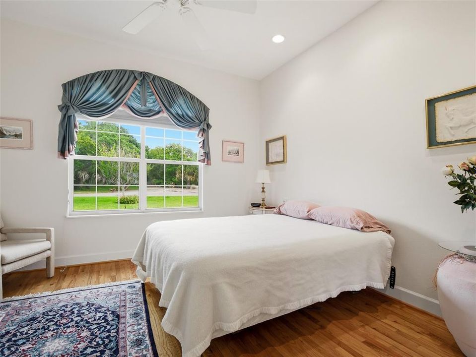 Activo con contrato: $750,000 (4 camas, 2 baños, 2852 Pies cuadrados)