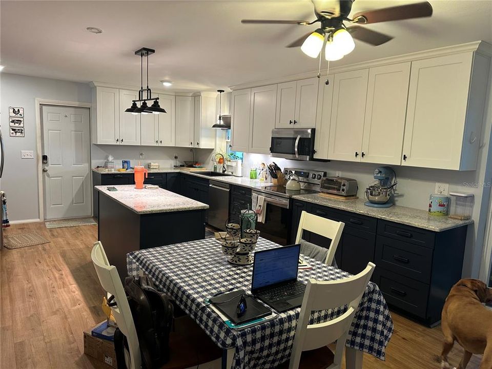 For Sale: $344,999 (3 beds, 2 baths, 1716 Square Feet)
