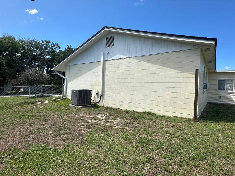 For Sale: $344,999 (3 beds, 2 baths, 1716 Square Feet)