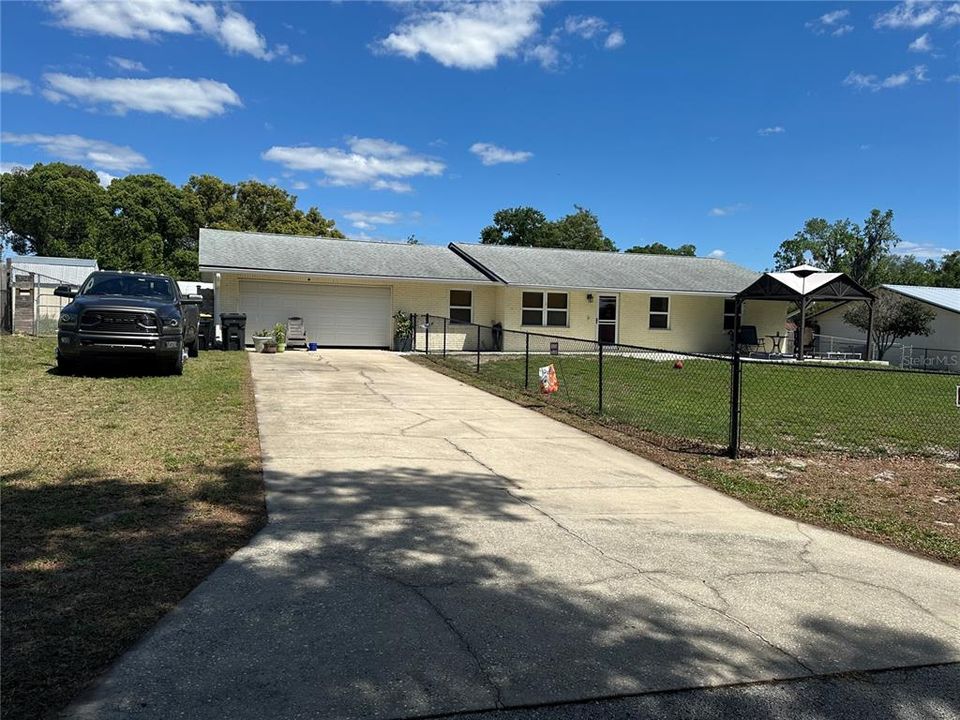For Sale: $344,999 (3 beds, 2 baths, 1716 Square Feet)