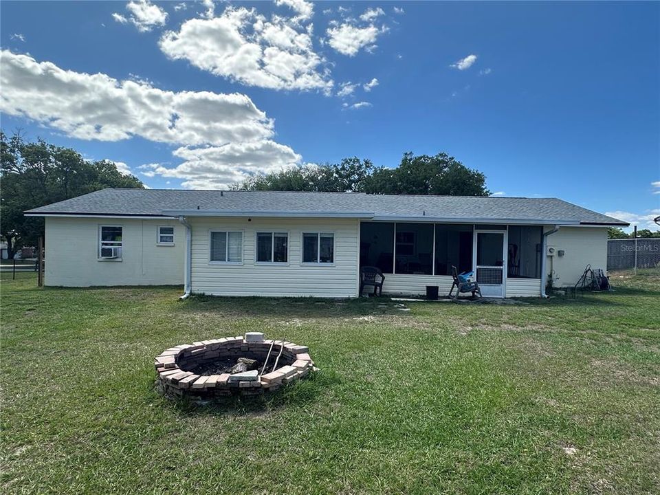 For Sale: $344,999 (3 beds, 2 baths, 1716 Square Feet)