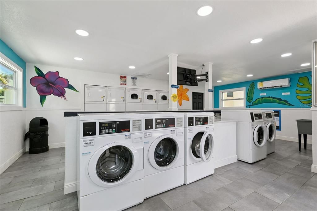 For Sale: $125,000 (2 beds, 2 baths, 897 Square Feet)