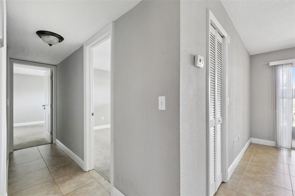 For Sale: $125,000 (2 beds, 2 baths, 897 Square Feet)