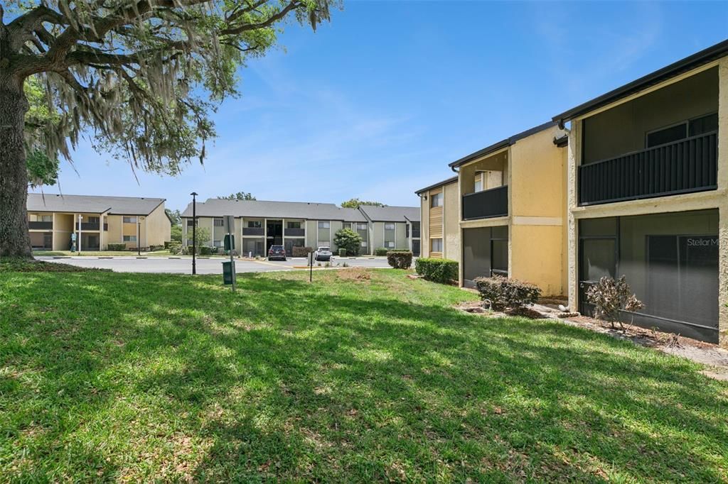 For Sale: $125,000 (2 beds, 2 baths, 897 Square Feet)