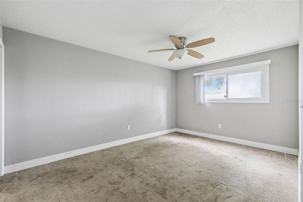 For Sale: $125,000 (2 beds, 2 baths, 897 Square Feet)