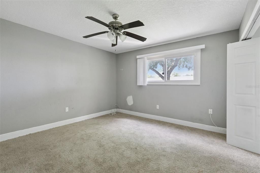 For Sale: $125,000 (2 beds, 2 baths, 897 Square Feet)