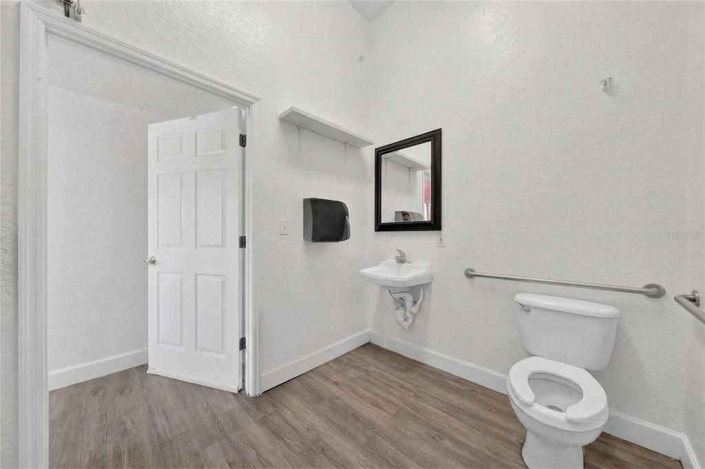 En Venta: $34,800 (0 camas, 0 baños, 1204 Pies cuadrados)