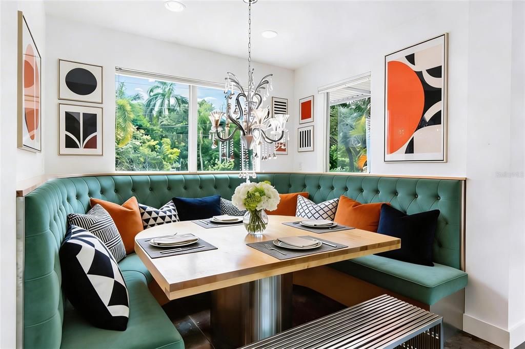 Activo con contrato: $2,495,000 (4 camas, 3 baños, 3875 Pies cuadrados)