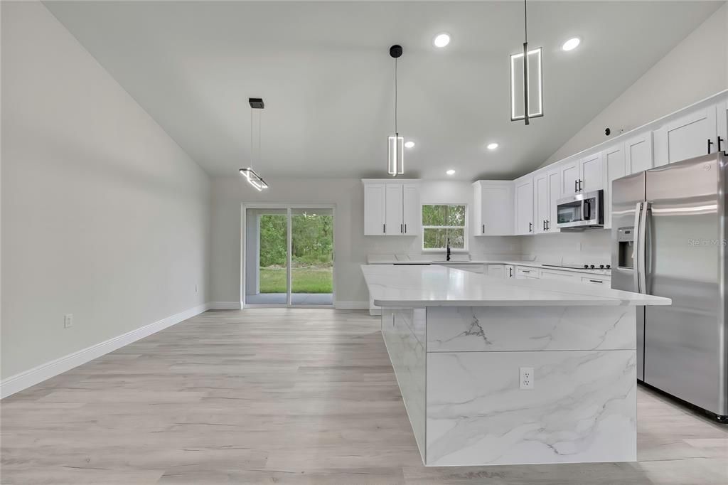 For Sale: $274,900 (3 beds, 2 baths, 1493 Square Feet)