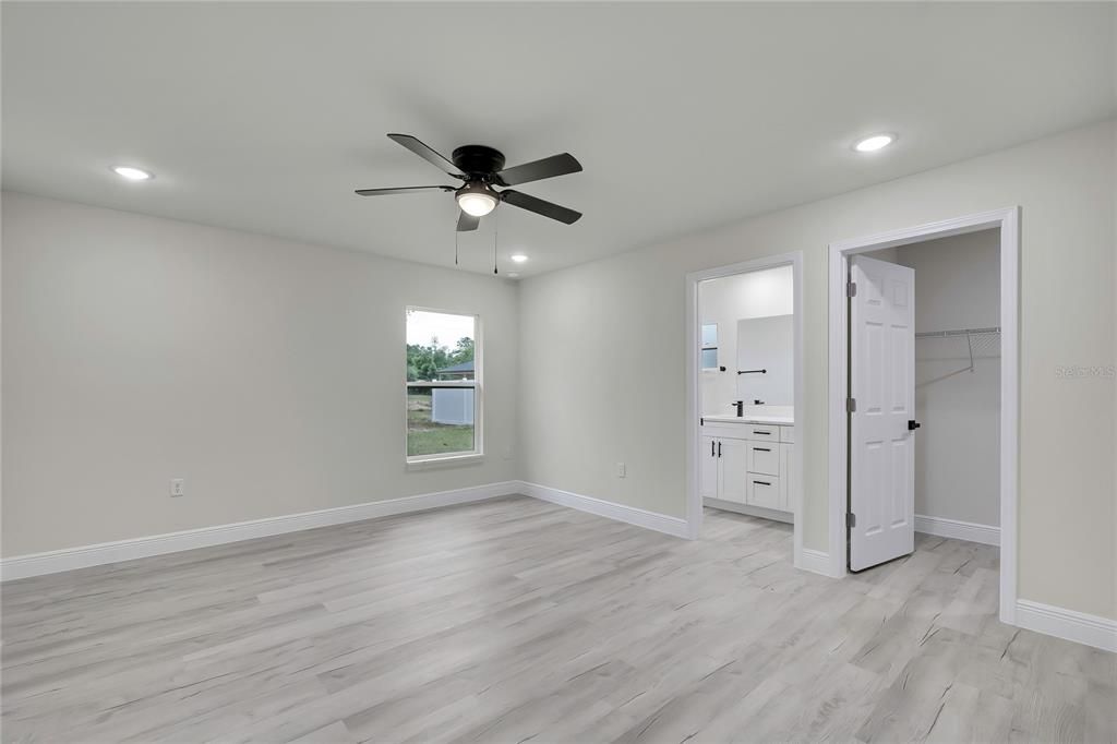 For Sale: $274,900 (3 beds, 2 baths, 1493 Square Feet)