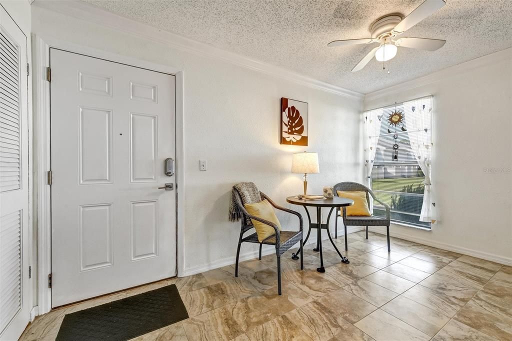 For Sale: $159,000 (2 beds, 2 baths, 1015 Square Feet)
