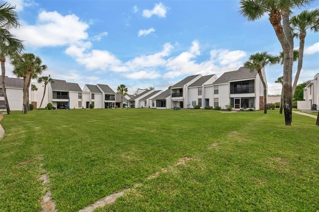 For Sale: $159,000 (2 beds, 2 baths, 1015 Square Feet)