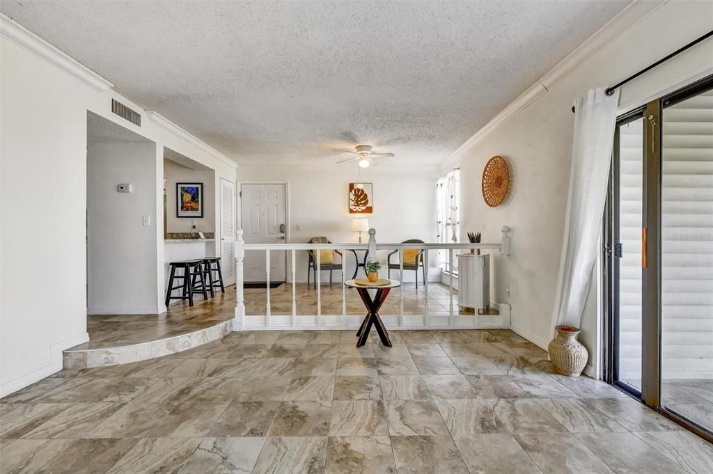 For Sale: $159,000 (2 beds, 2 baths, 1015 Square Feet)