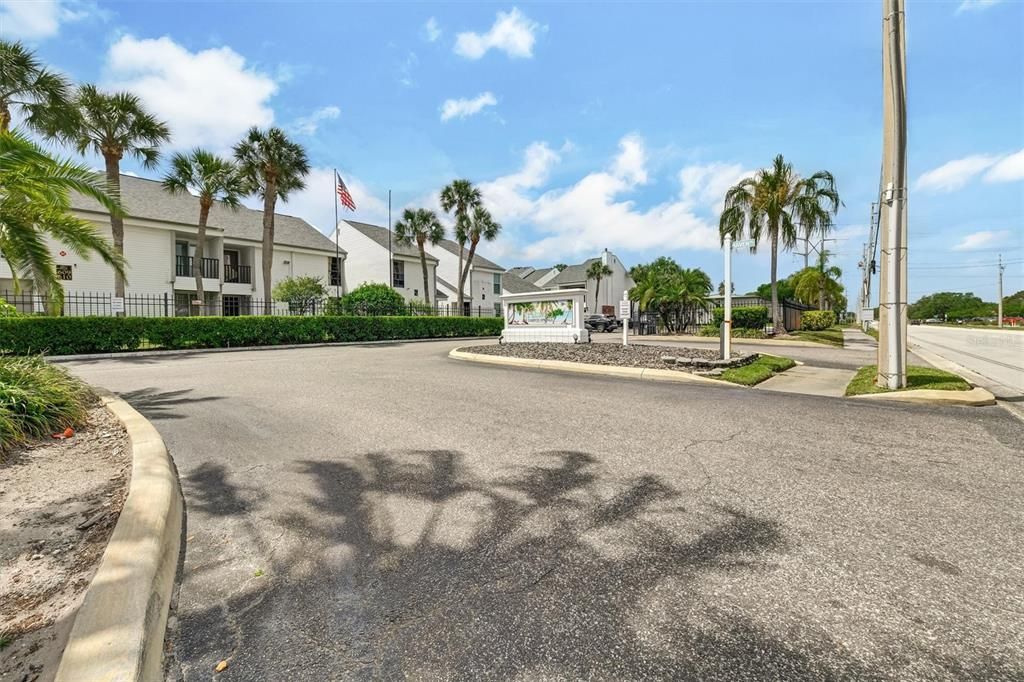 For Sale: $159,000 (2 beds, 2 baths, 1015 Square Feet)