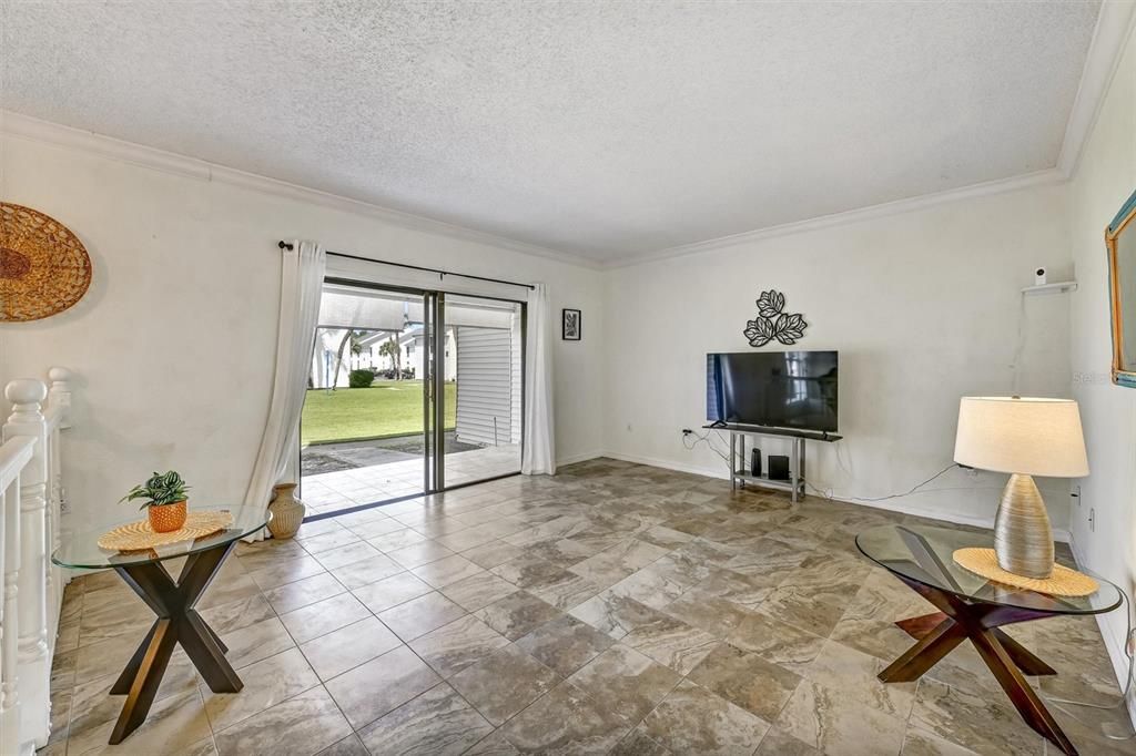 For Sale: $159,000 (2 beds, 2 baths, 1015 Square Feet)