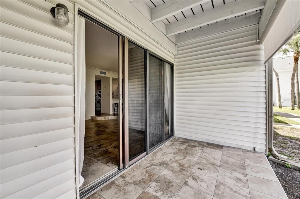 For Sale: $159,000 (2 beds, 2 baths, 1015 Square Feet)
