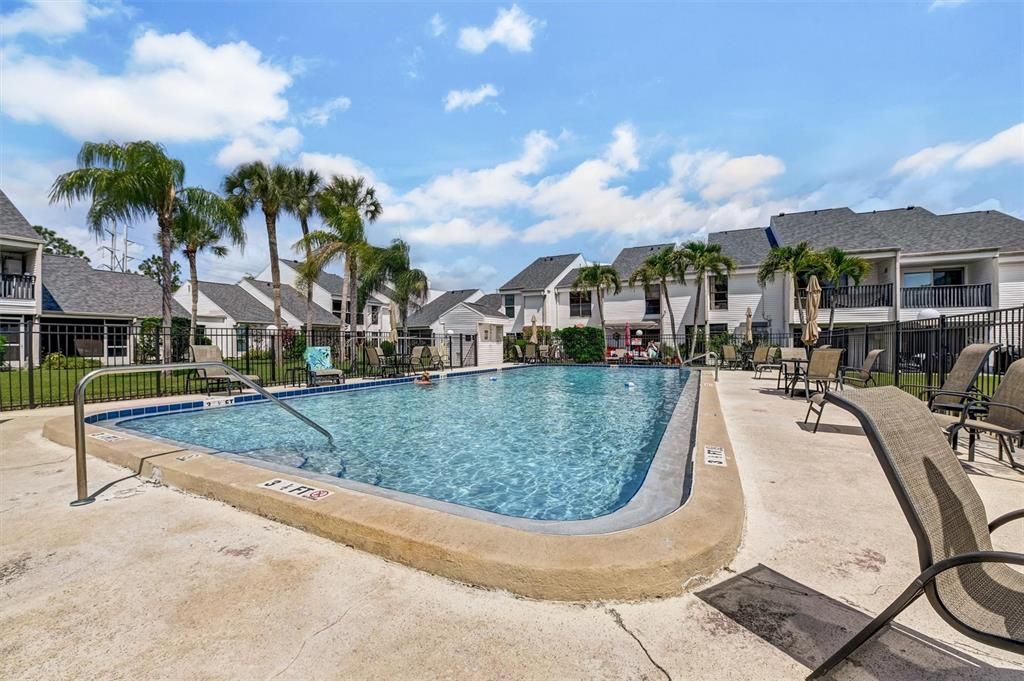 For Sale: $159,000 (2 beds, 2 baths, 1015 Square Feet)
