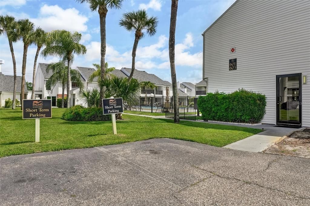 For Sale: $159,000 (2 beds, 2 baths, 1015 Square Feet)