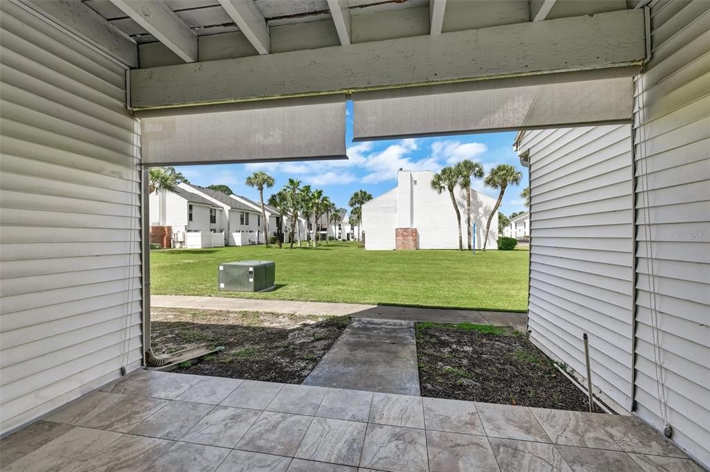 For Sale: $159,000 (2 beds, 2 baths, 1015 Square Feet)