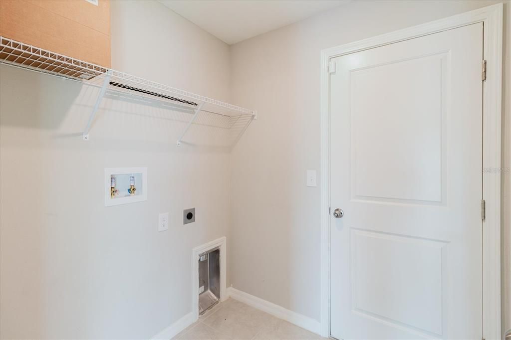 For Sale: $339,900 (4 beds, 2 baths, 1841 Square Feet)